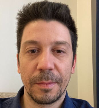 Selim Cillov, a therapist in Türkiye.