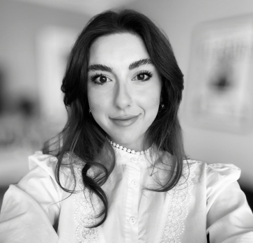 Eylül E. Serül, a therapist in Türkiye.