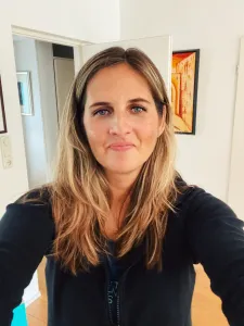 Enikö Hajas therapist photo.