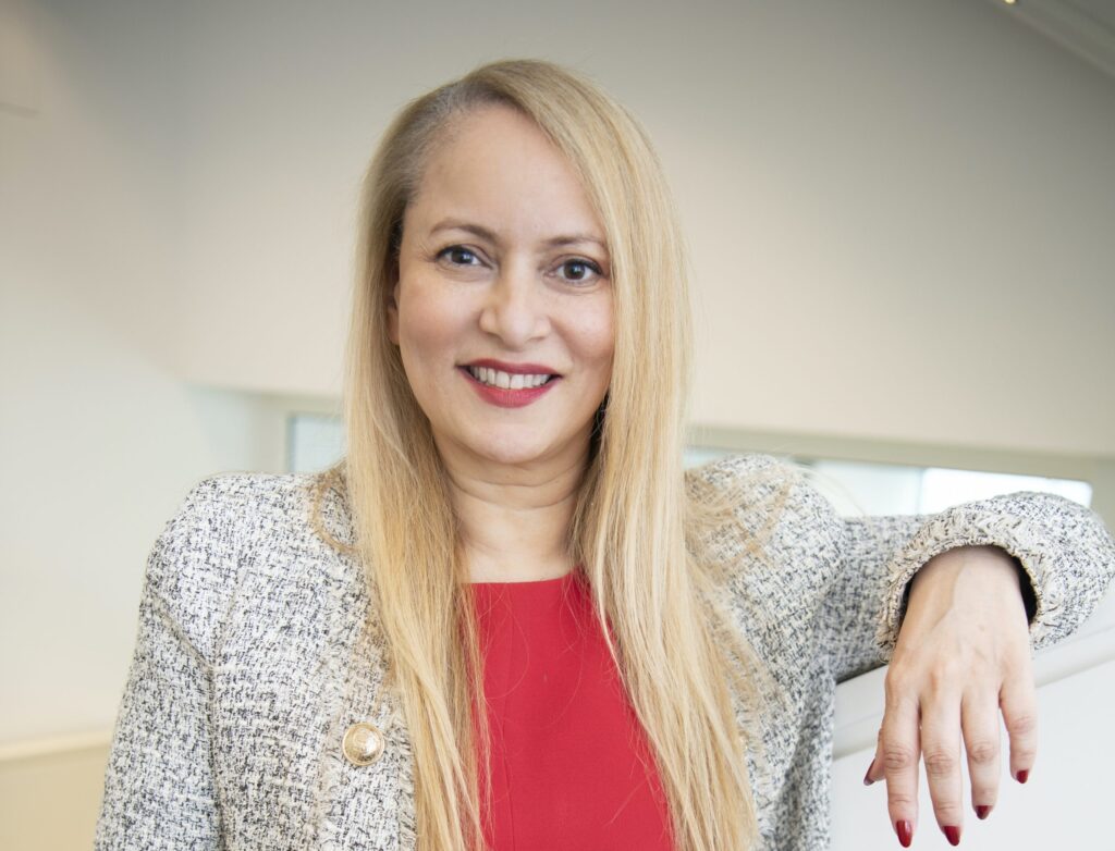 Samira Alexander therapist photo.