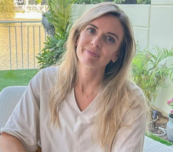 Freya Bajandouh therapist photo.