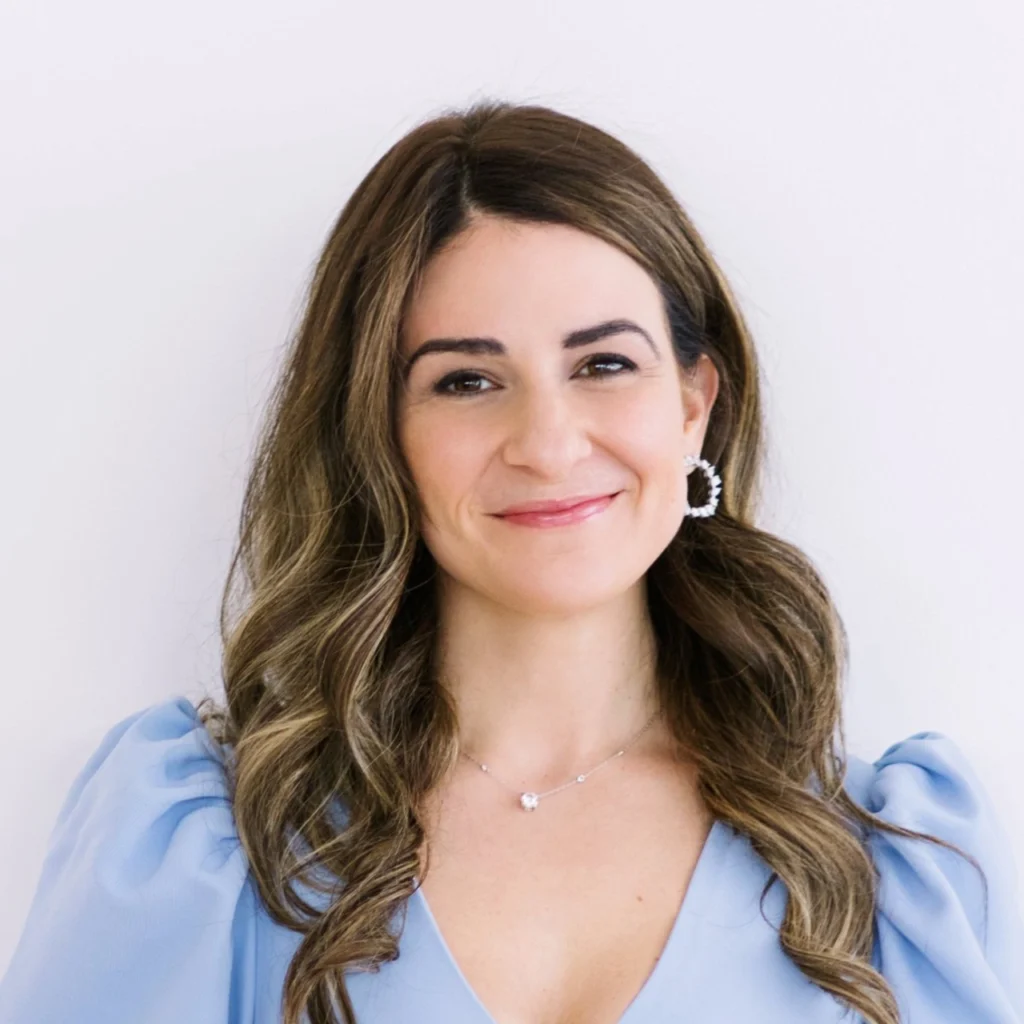 Sarah Rasmi therapist photo.