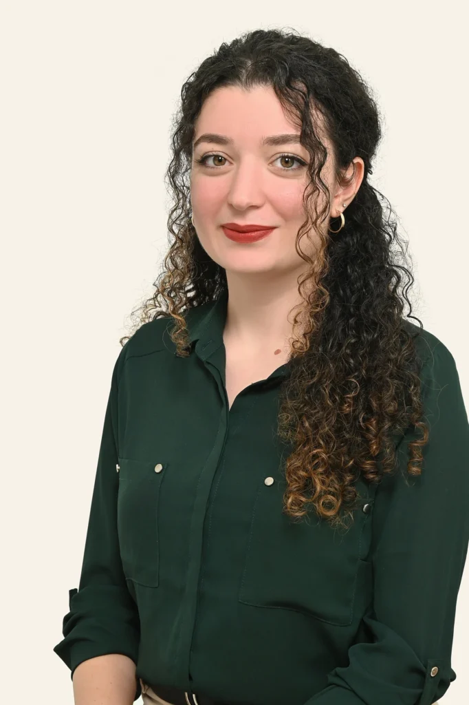 Cynthia Ghosn therapist photo.