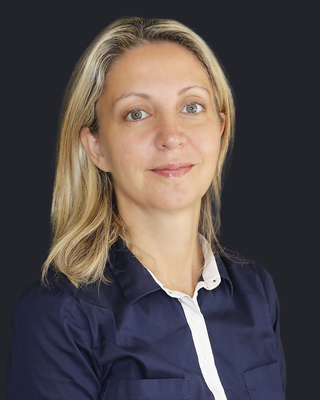 Yanni Spiro therapist photo.